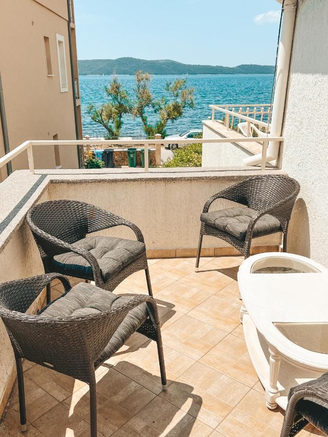 שיבניק Luxury Beach Apartment W Sunset Sea Views מראה חיצוני תמונה