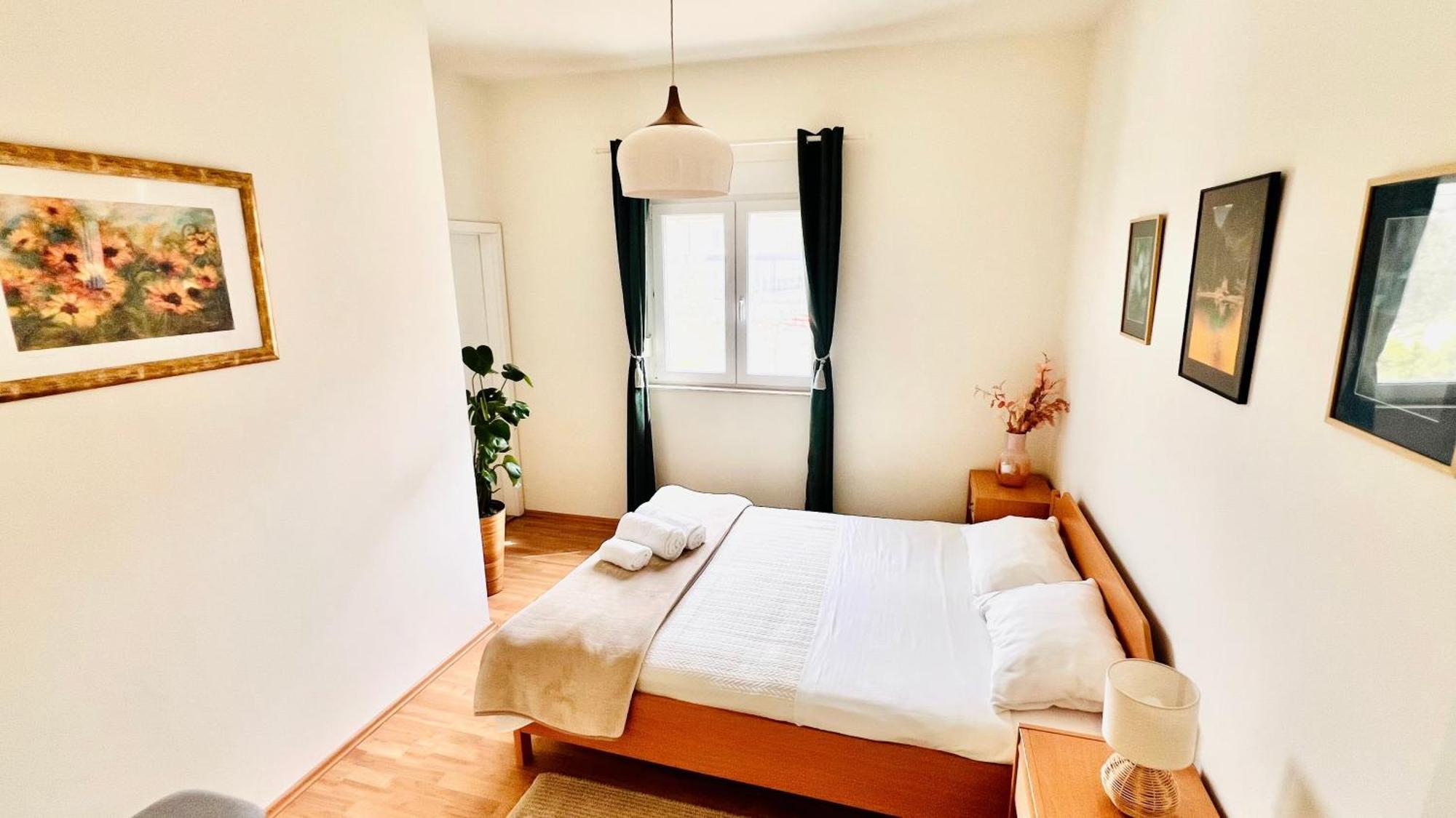 שיבניק Luxury Beach Apartment W Sunset Sea Views מראה חיצוני תמונה