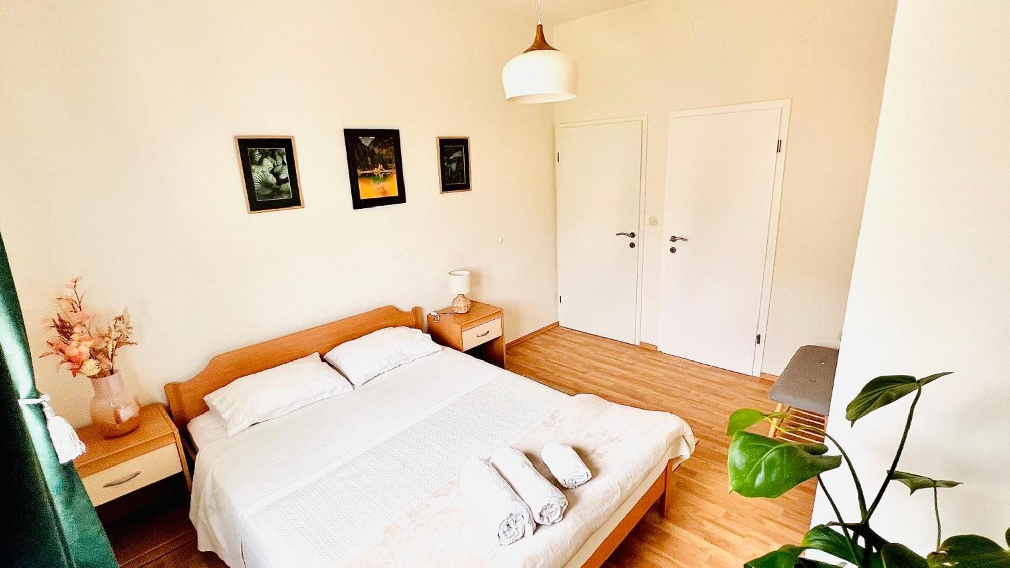 שיבניק Luxury Beach Apartment W Sunset Sea Views מראה חיצוני תמונה