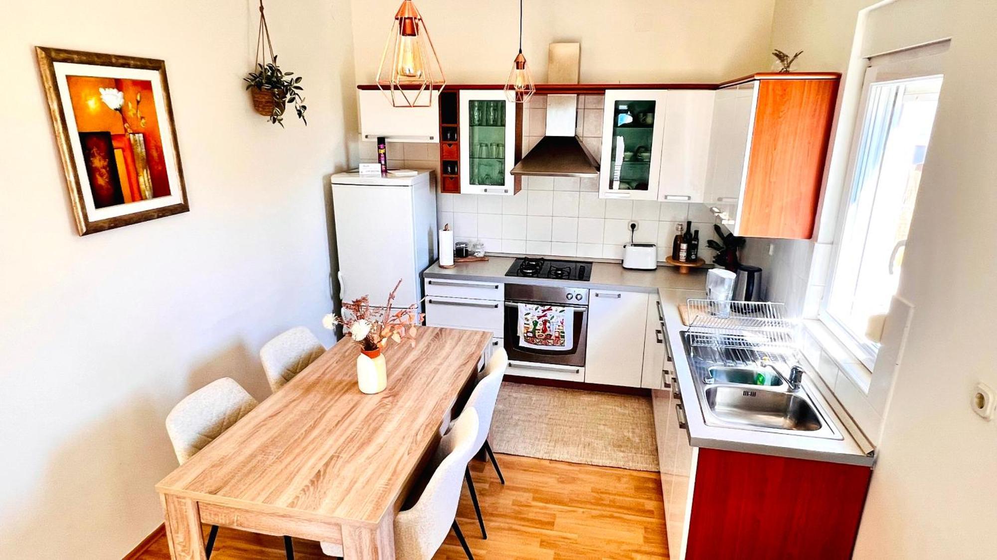 שיבניק Luxury Beach Apartment W Sunset Sea Views מראה חיצוני תמונה